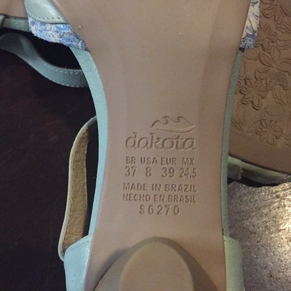 EUC floral/white/blu Brazilian Dakota sandals sz 8 - Picture 3 of 8